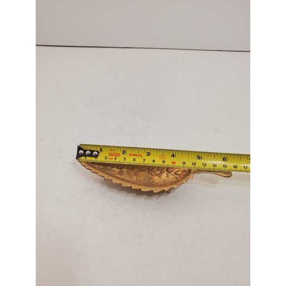 Solid brass vintage floral / flower / plant leaf design tray / ashtray|| India - Picture 9 of 10